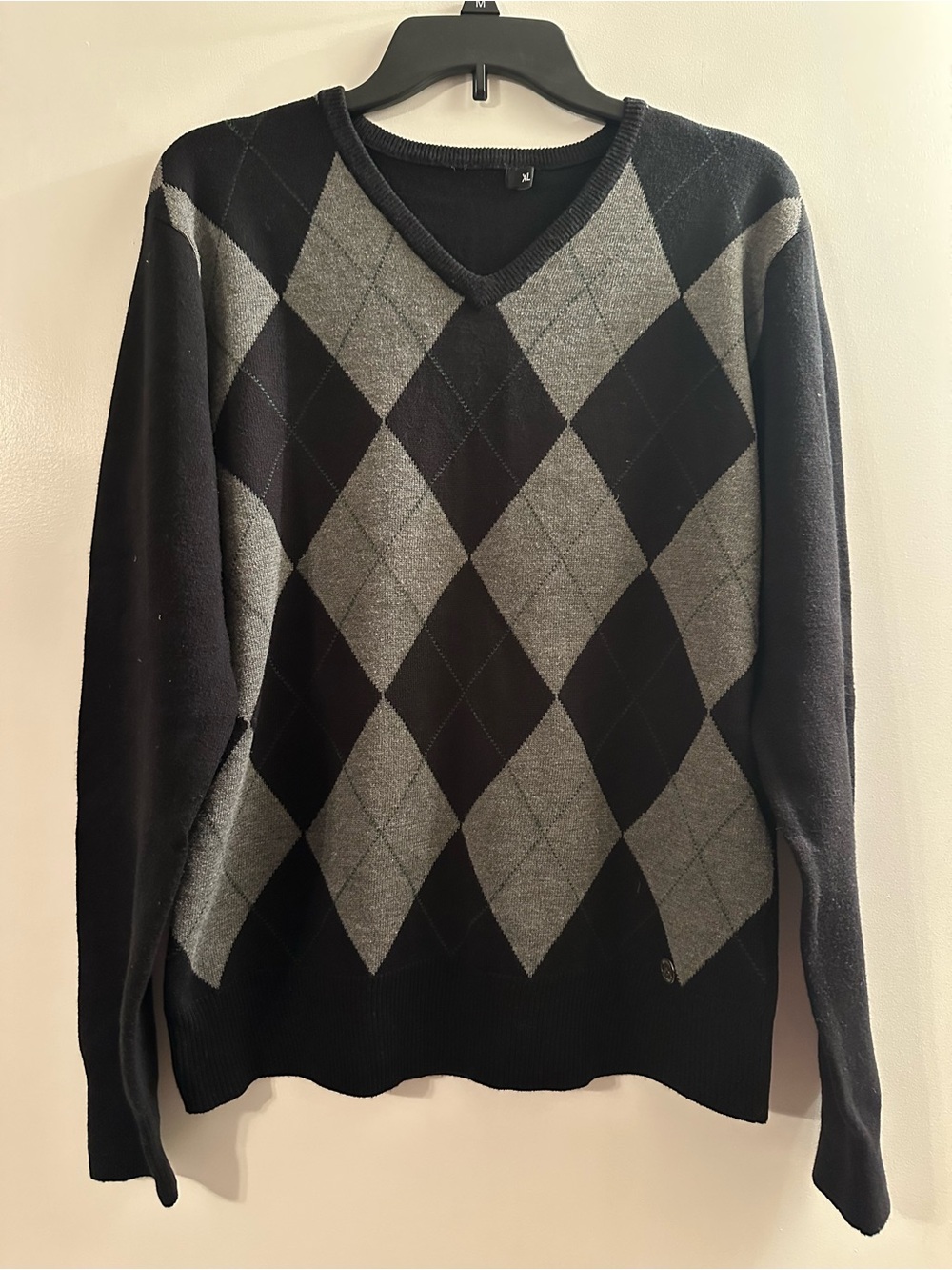 Men's V-Neck Argyle Sweater in Black and Gray - Classic Knit